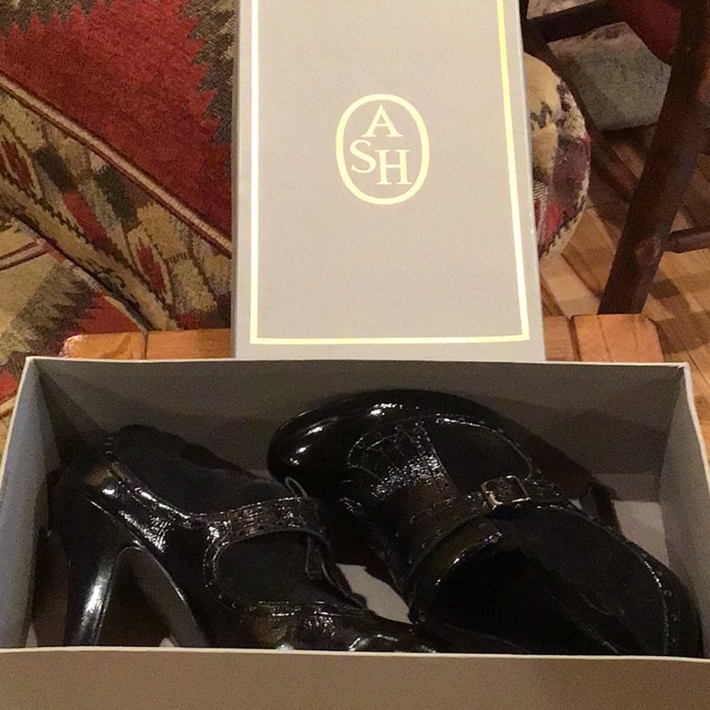 AshItalia Black Patent Leather Slip on Booties